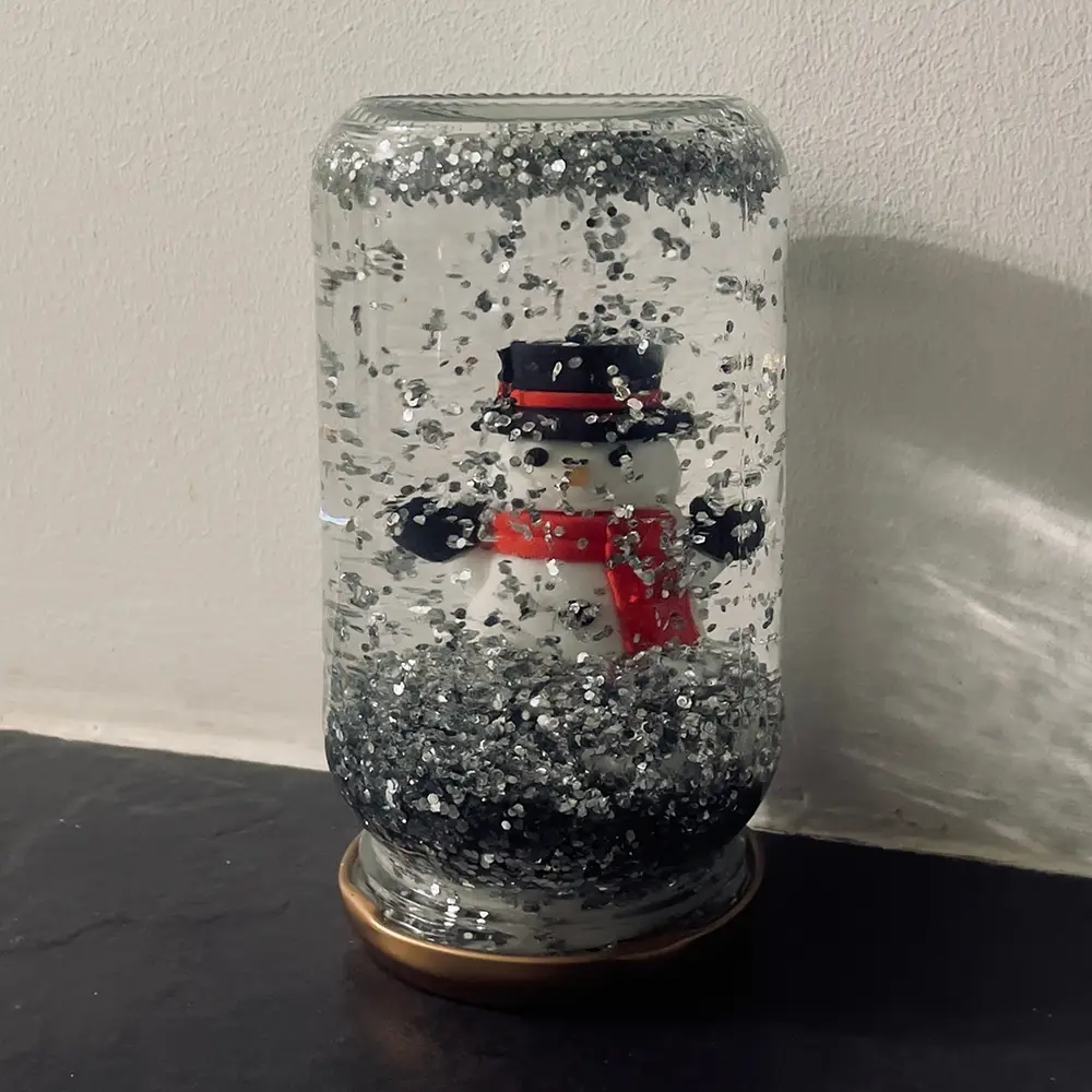 Endeavour–Snow Globe–10 Endeavour–Snow Globe–10